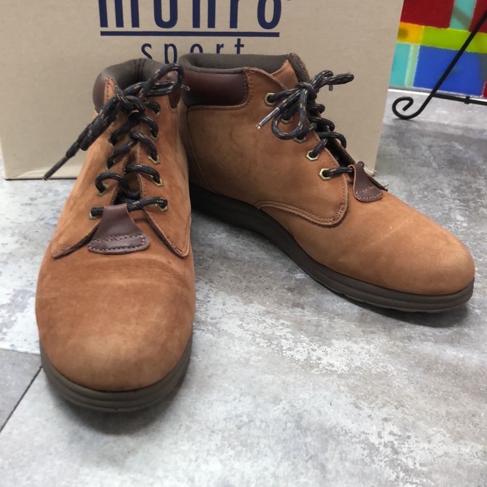 Munro Sport Yosemite Nubuck Ankle Boots Lace Up Worn Once Size 7.5
